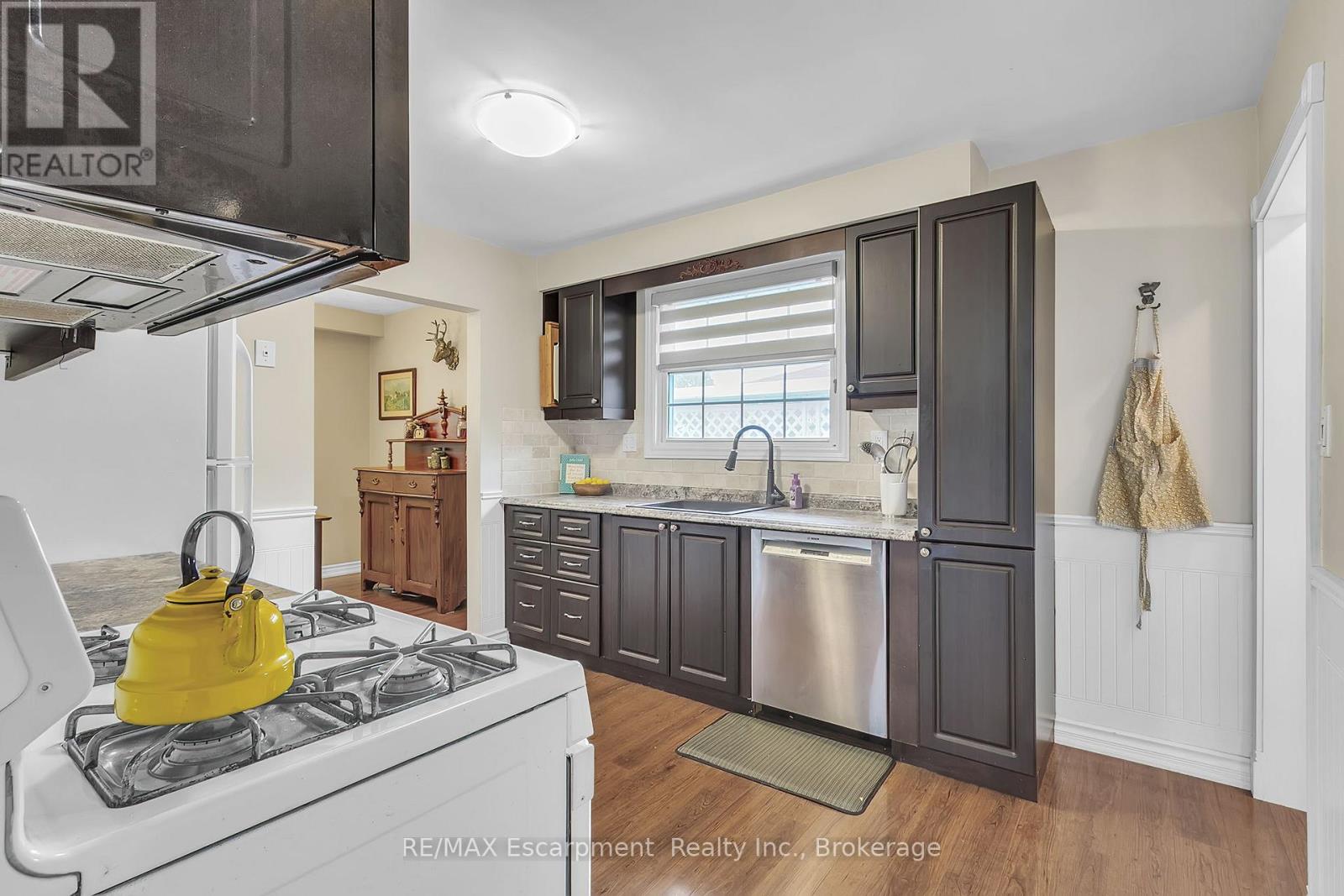 Photo 15 of 2410 Tait Avenue, Burlington ON