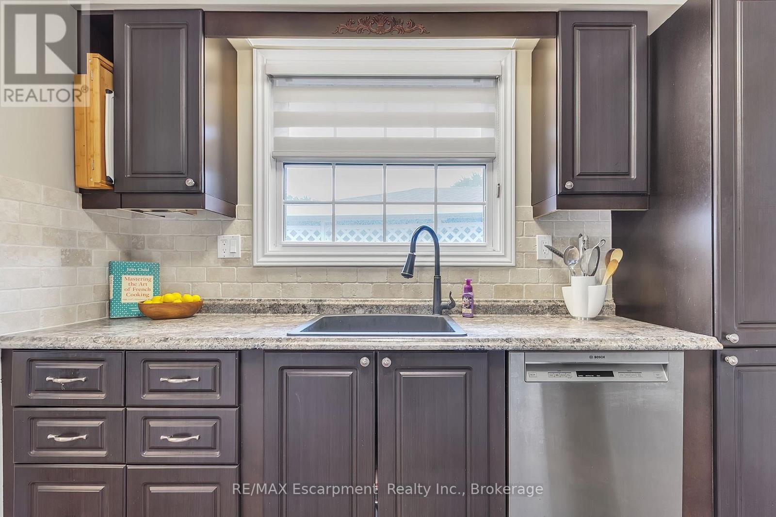 Photo 16 of 2410 Tait Avenue, Burlington ON