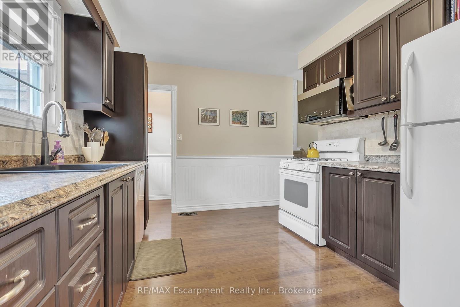 Photo 19 of 2410 Tait Avenue, Burlington ON