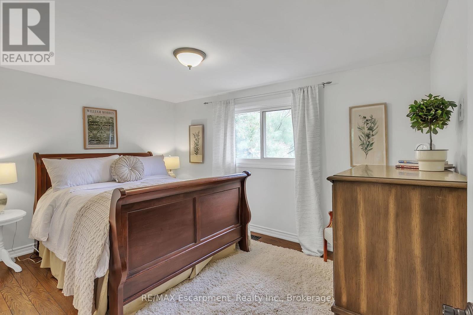 Photo 23 of 2410 Tait Avenue, Burlington ON