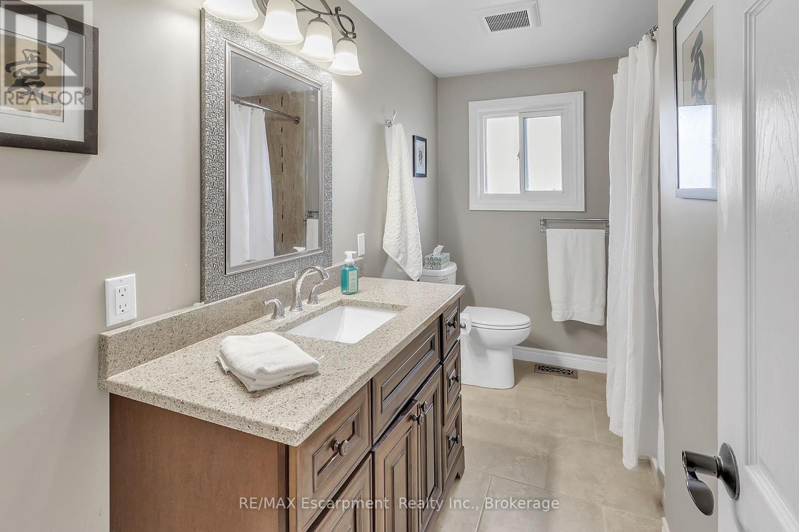 Photo 26 of 2410 Tait Avenue, Burlington ON