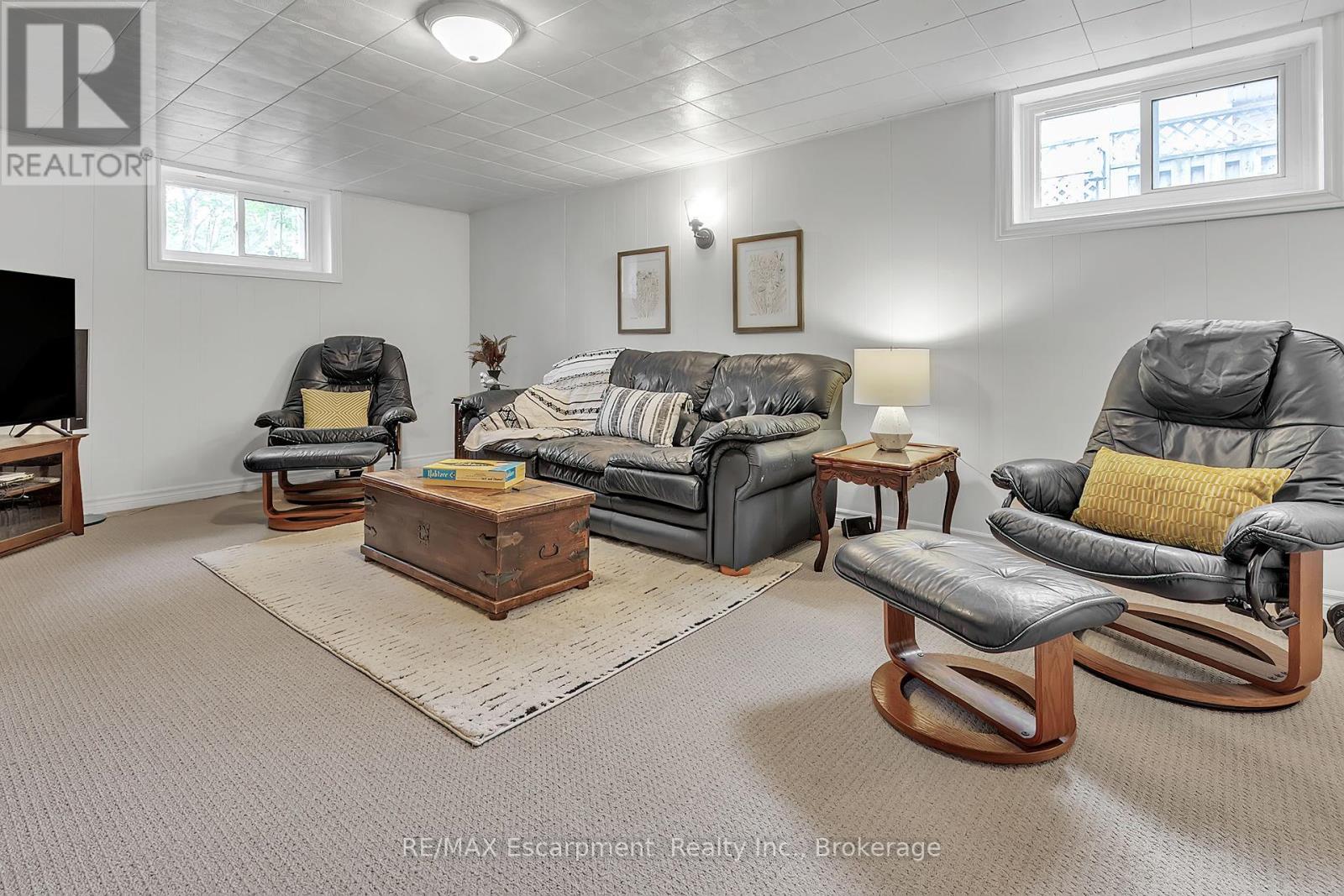 Photo 33 of 2410 Tait Avenue, Burlington ON