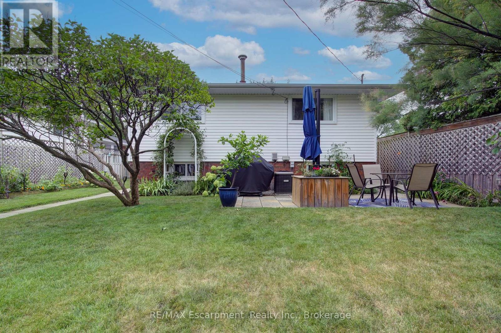 Photo 40 of 2410 Tait Avenue, Burlington ON