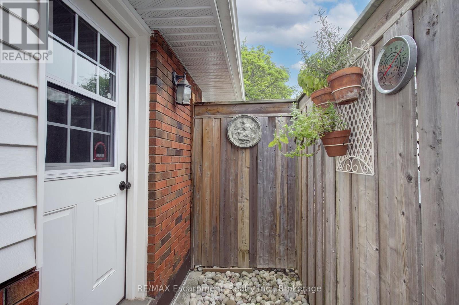 Photo 42 of 2410 Tait Avenue, Burlington ON