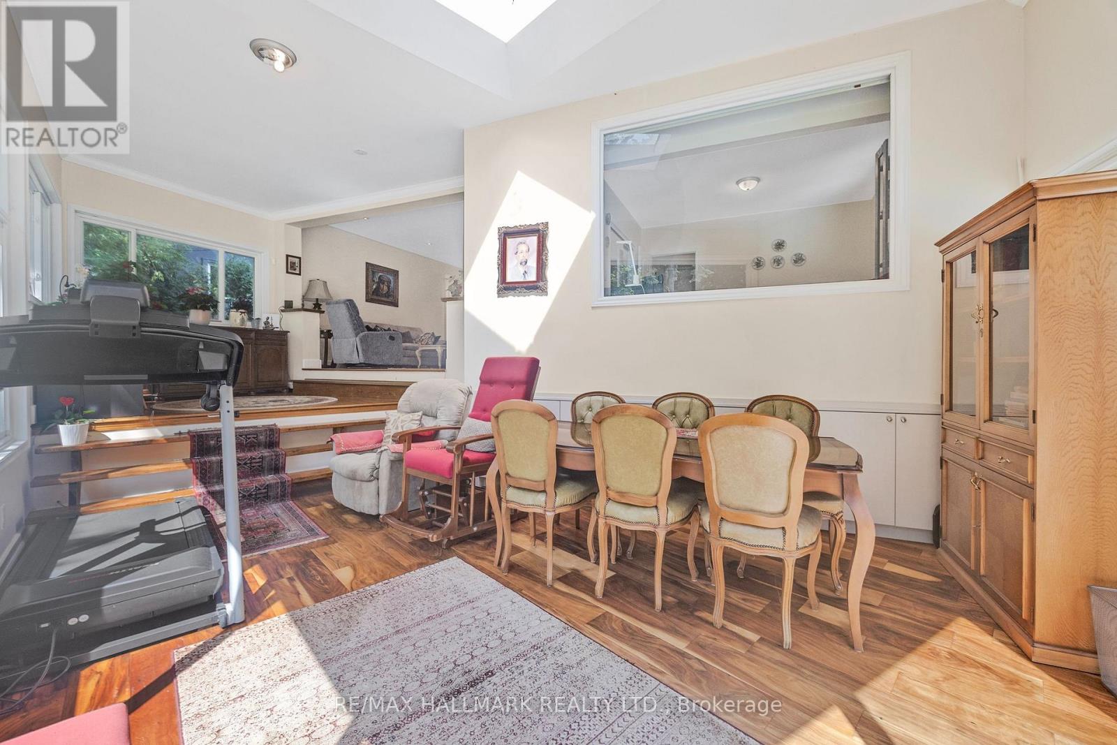 Photo 5 of 19 Talwood Drive, Toronto ON