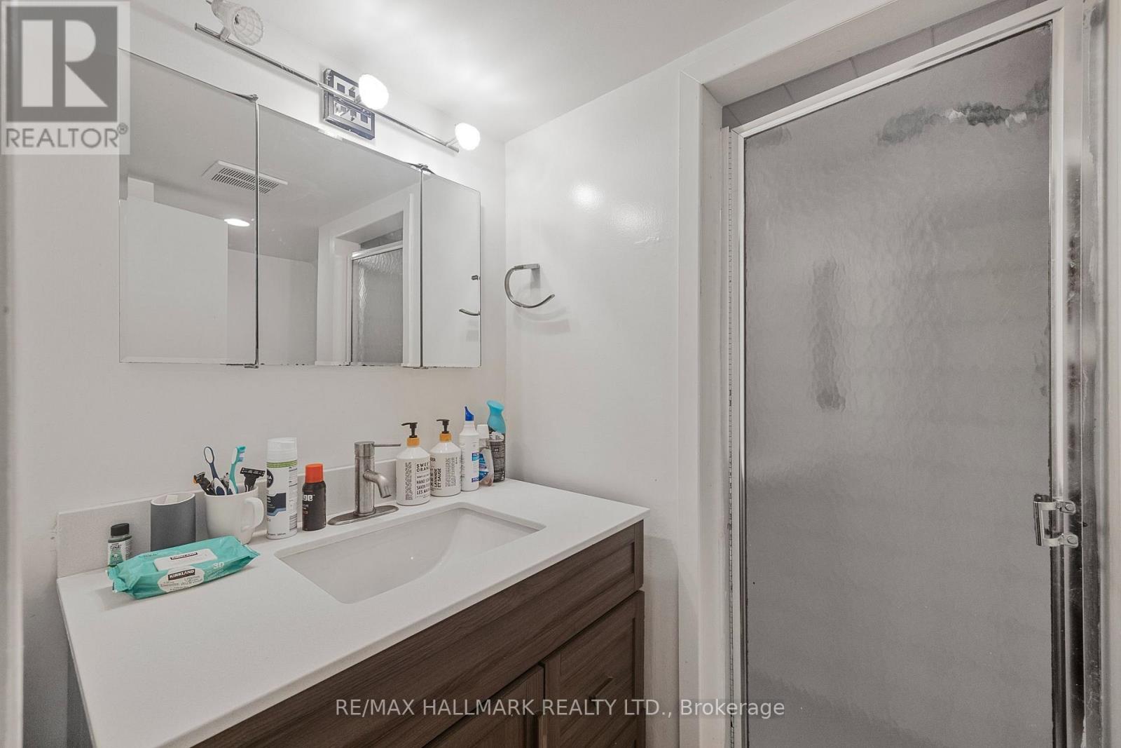 Photo 9 of 19 Talwood Drive, Toronto ON