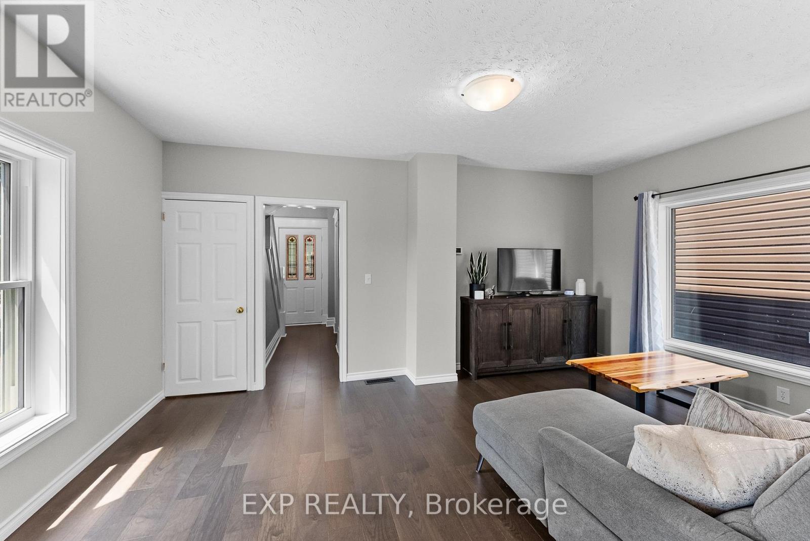 Photo 12 of 62 Garner Avenue, Welland ON