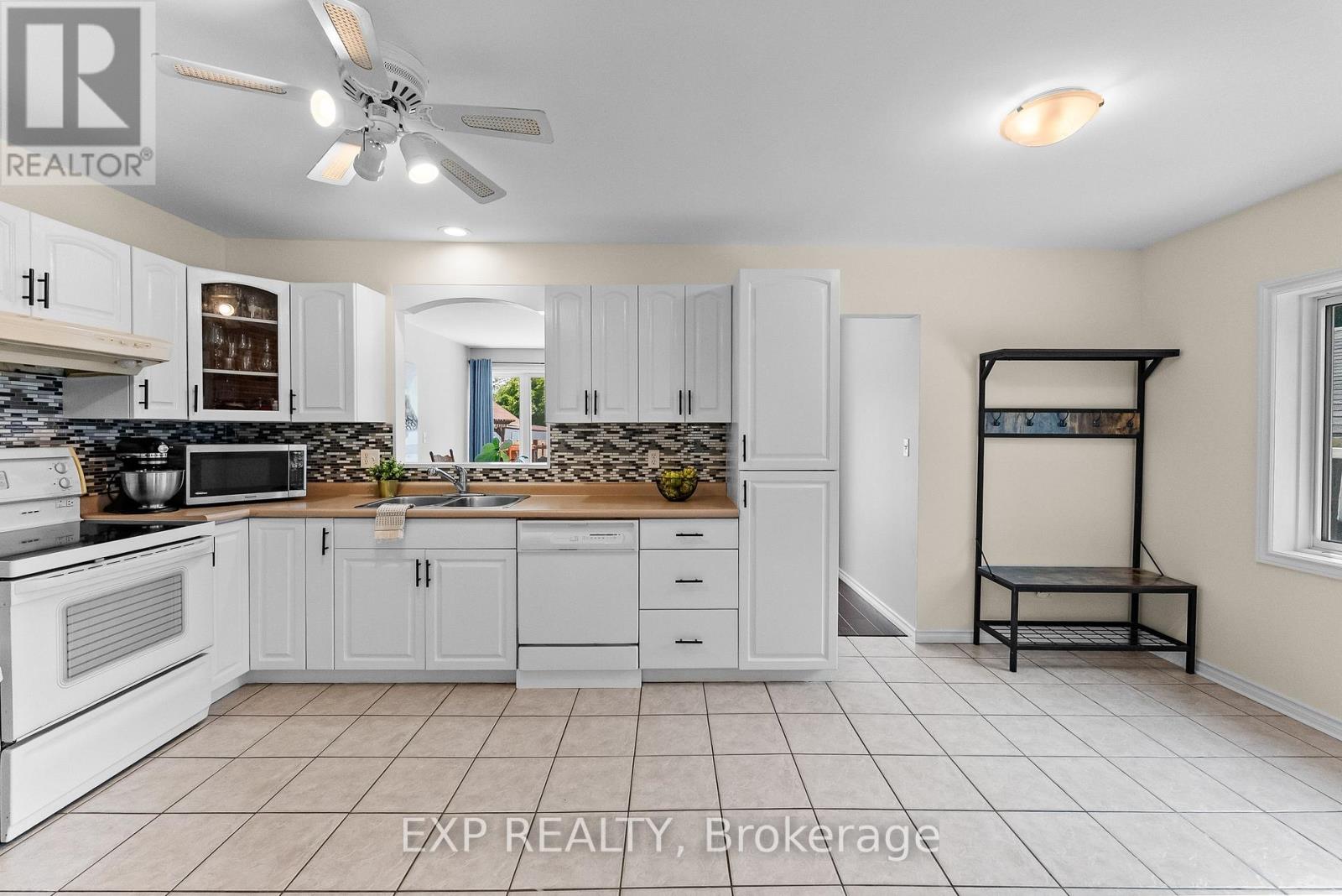 Photo 17 of 62 Garner Avenue, Welland ON