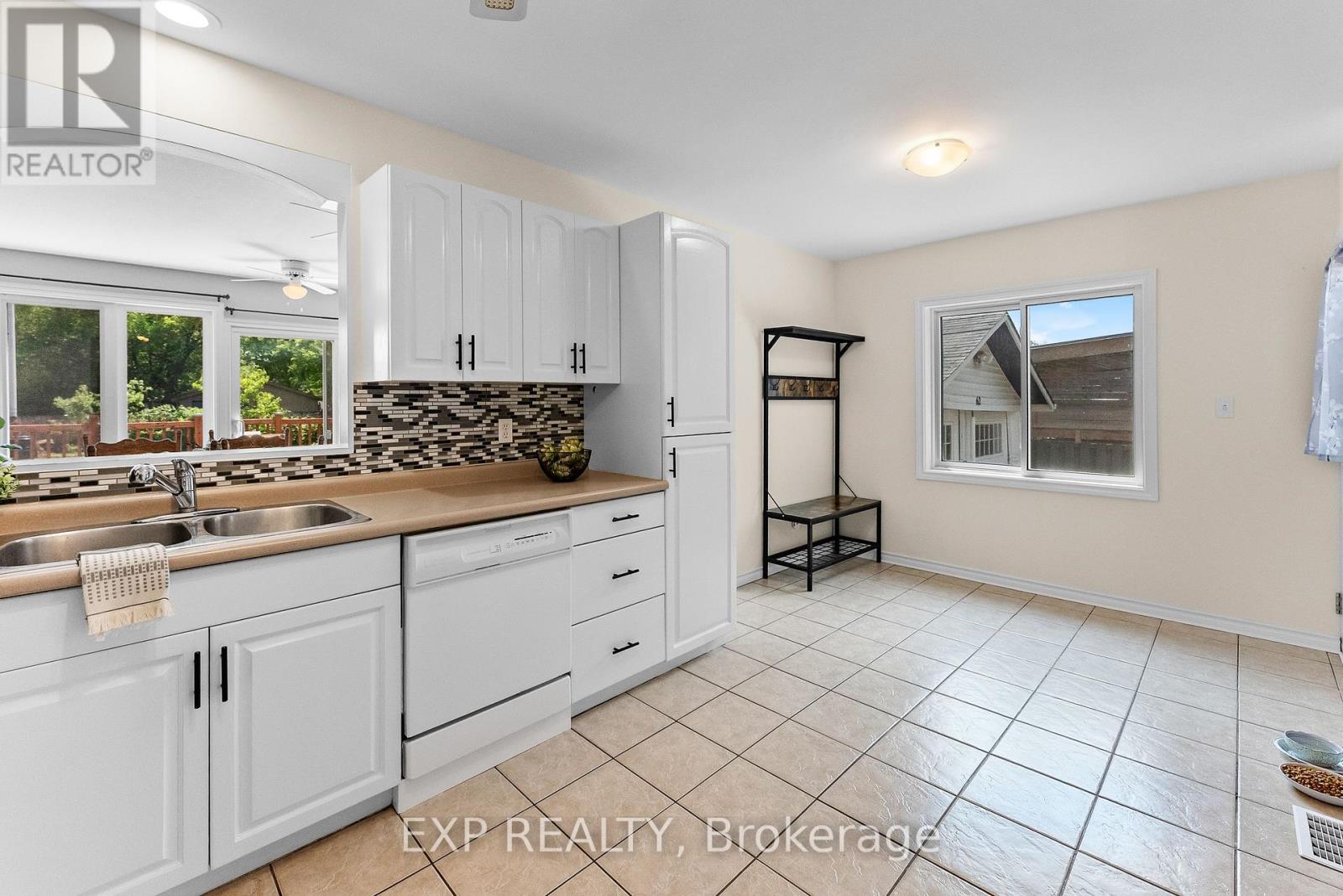 Photo 21 of 62 Garner Avenue, Welland ON