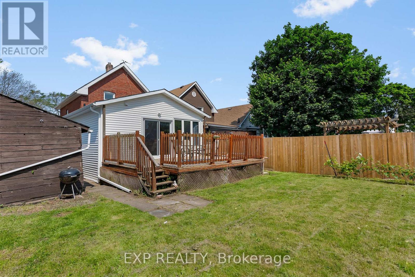Photo 35 of 62 Garner Avenue, Welland ON