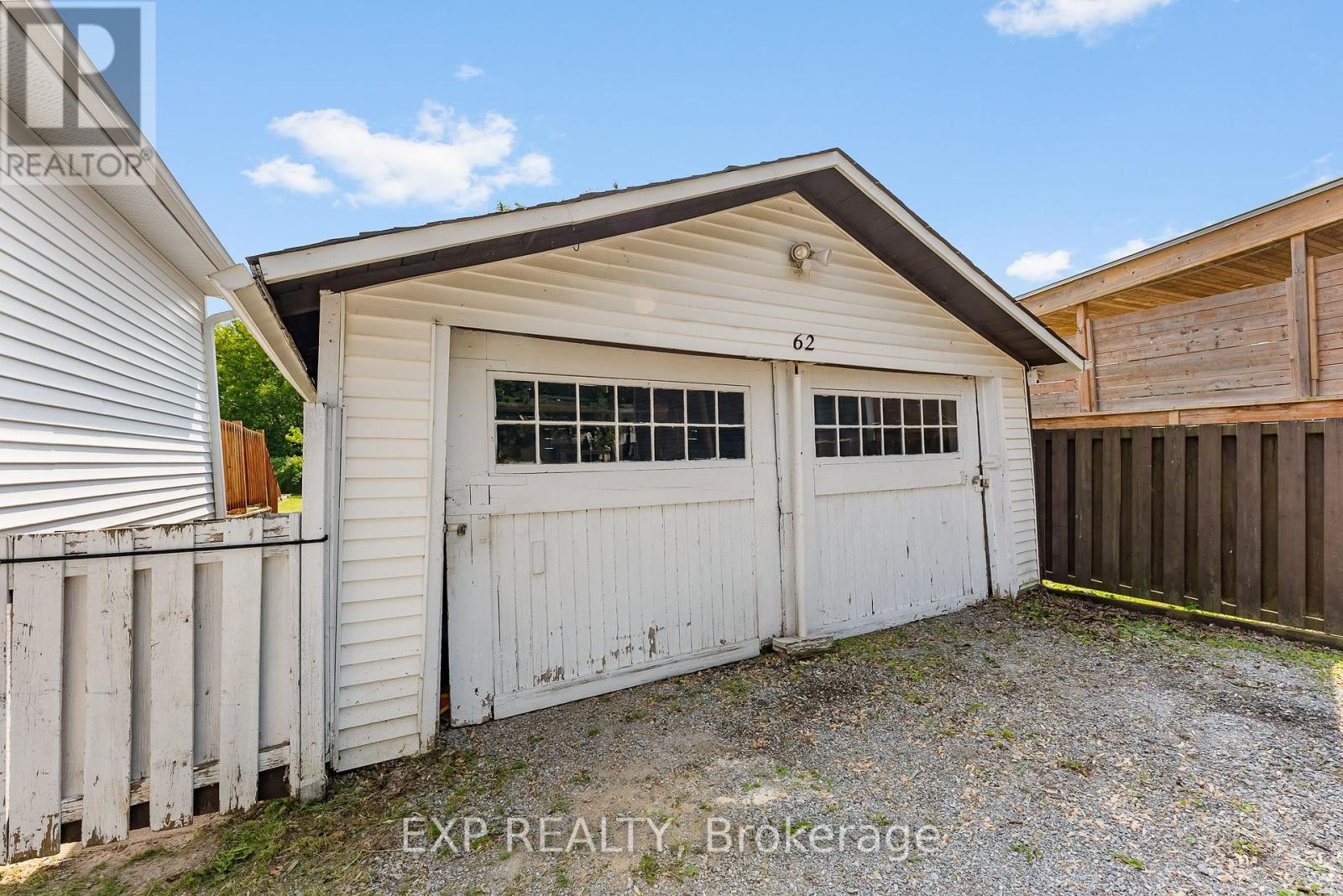 Photo 6 of 62 Garner Avenue, Welland ON