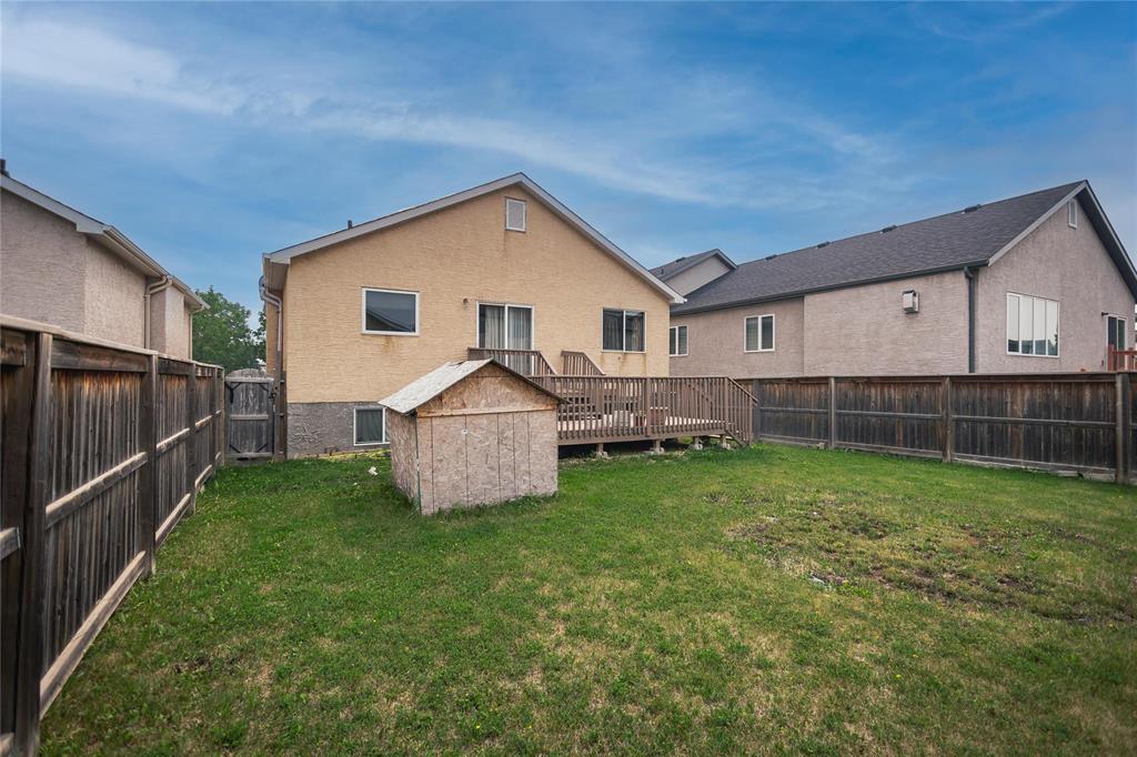 Photo 3 of 122 Khalsa Street, Winnipeg MB