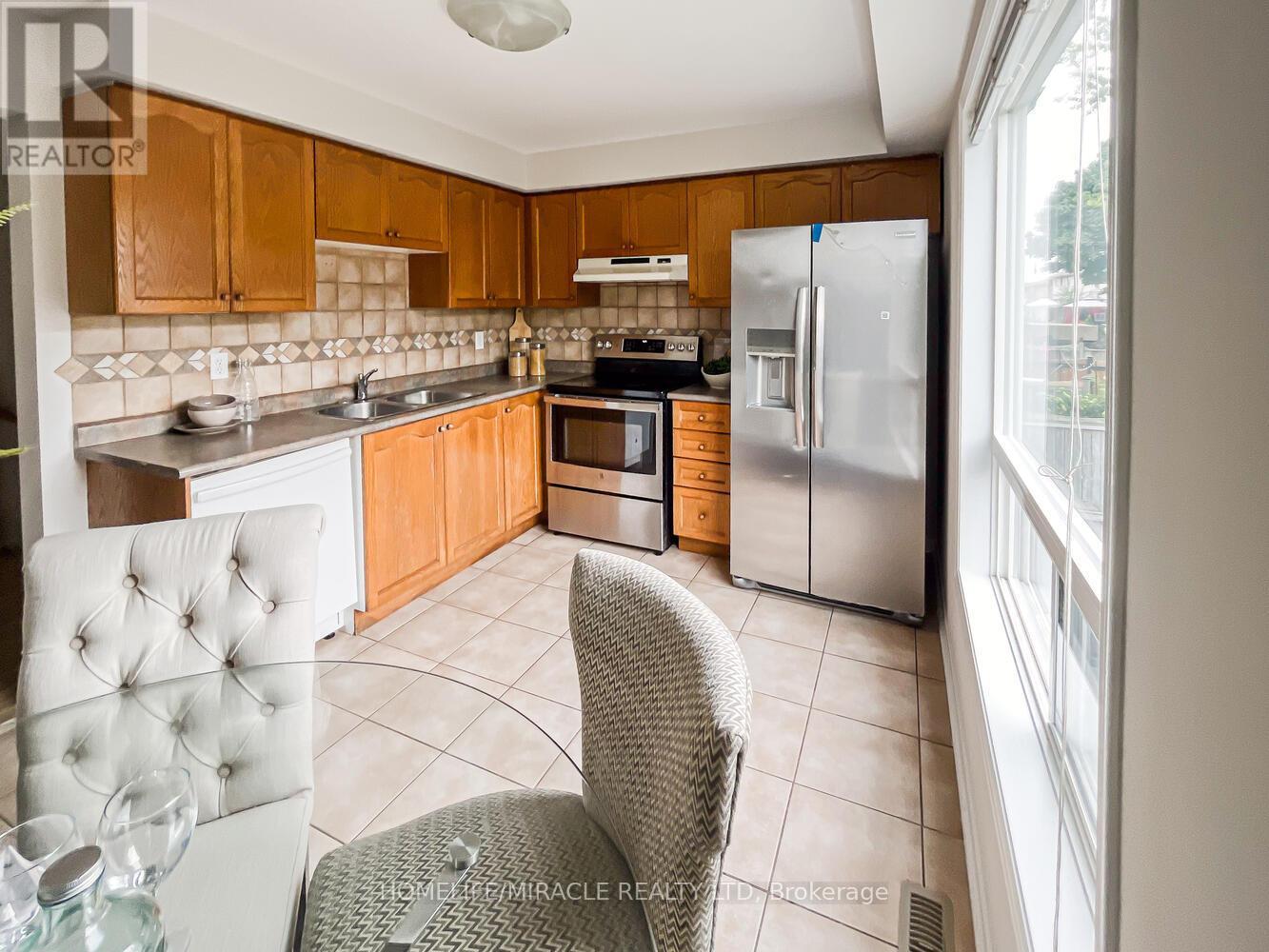 Photo 3 of 52 Mcgonigal Lane, Ajax ON