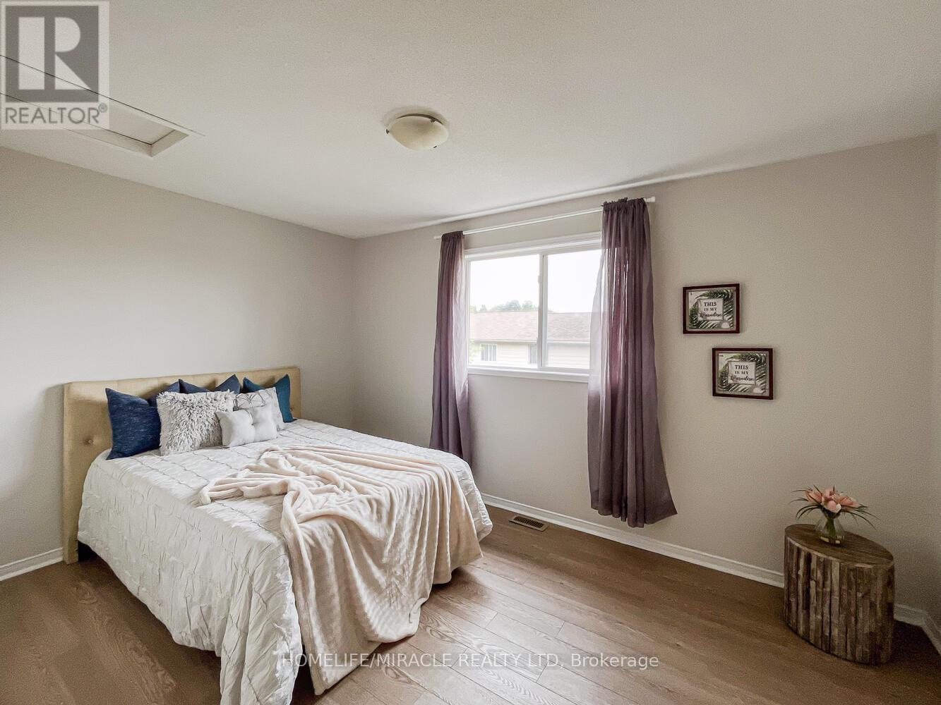 Photo 18 of 52 Mcgonigal Lane, Ajax ON