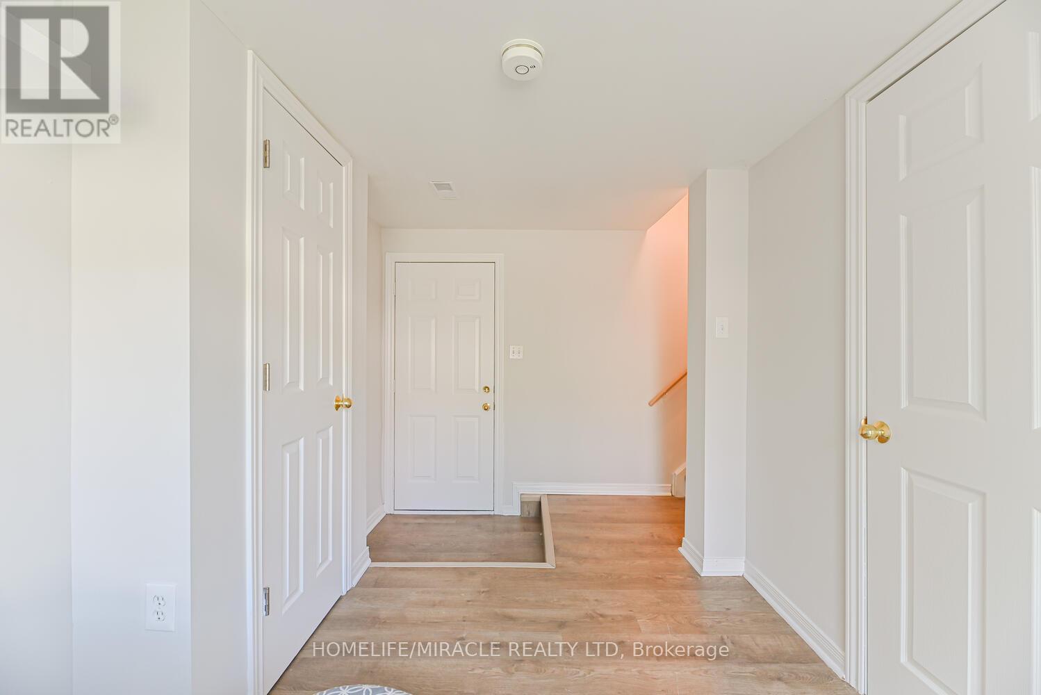 Photo 8 of 52 Mcgonigal Lane, Ajax ON