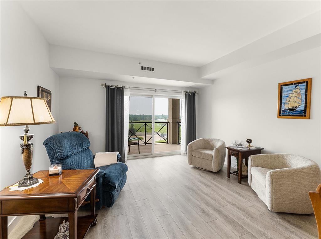 Photo 4 of 401 3411 Pembina Highway, Winnipeg MB