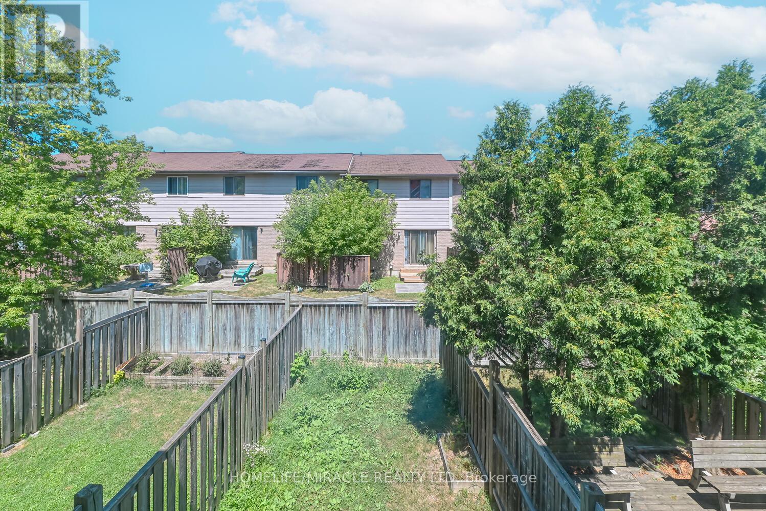 Photo 10 of 52 Mcgonigal Lane, Ajax ON