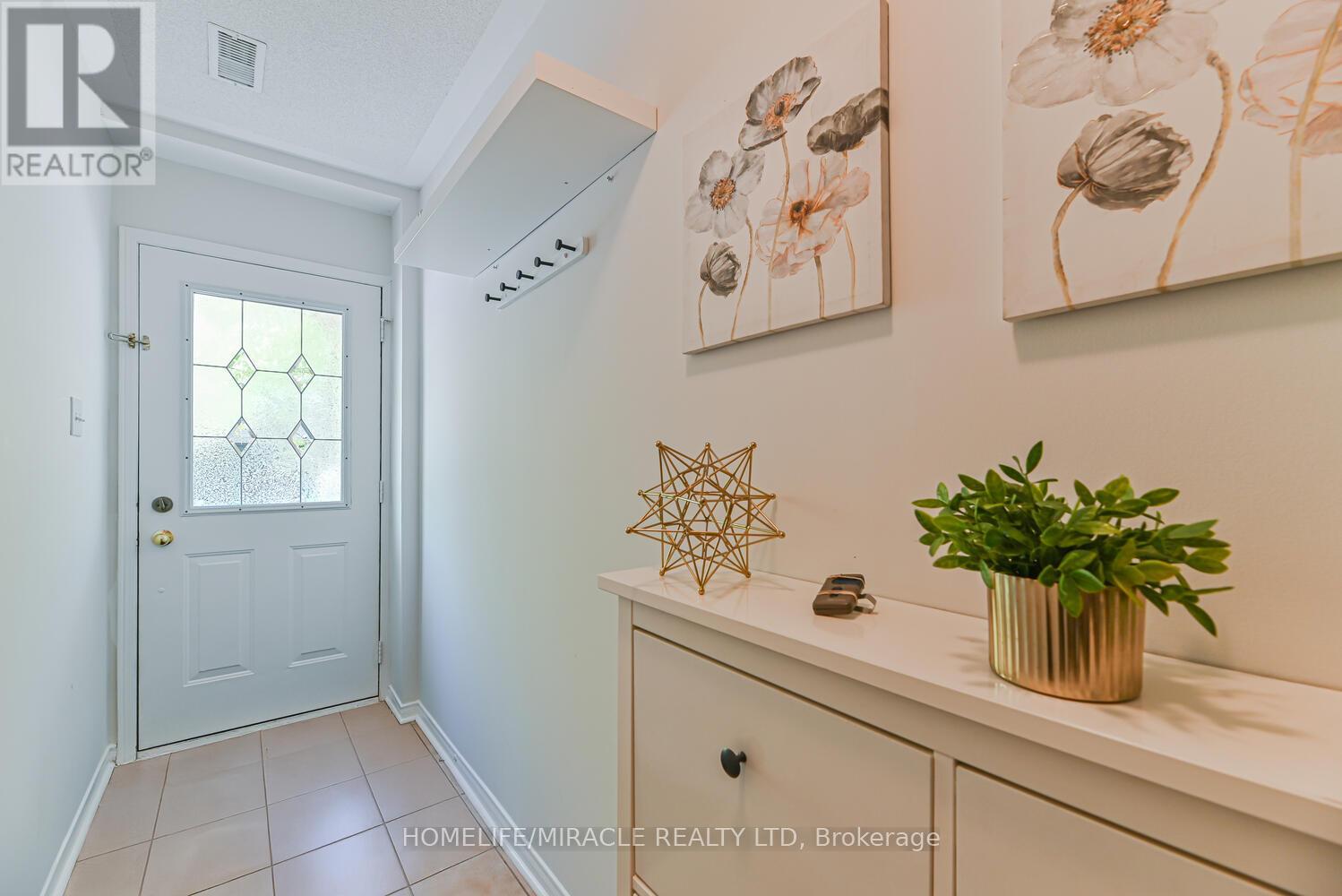 Photo 35 of 52 Mcgonigal Lane, Ajax ON