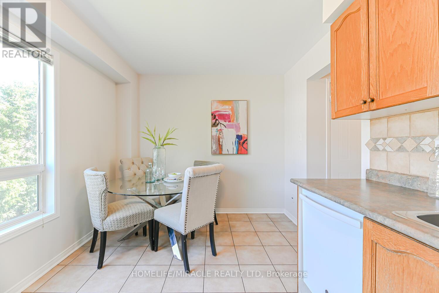 Photo 32 of 52 Mcgonigal Lane, Ajax ON