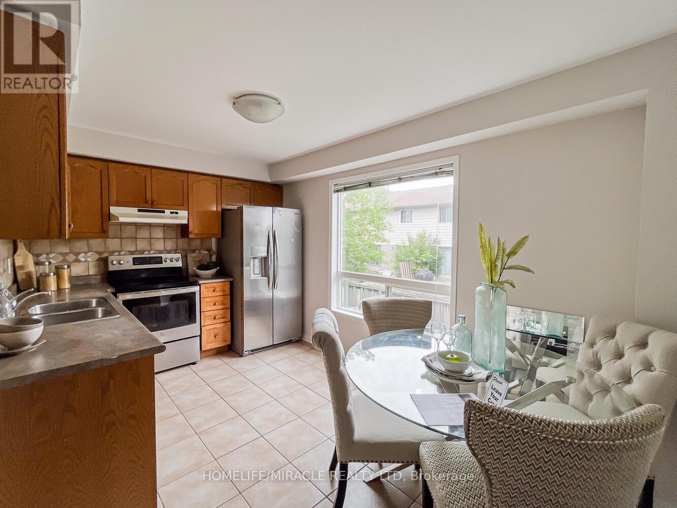 Photo 27 of 52 Mcgonigal Lane, Ajax ON