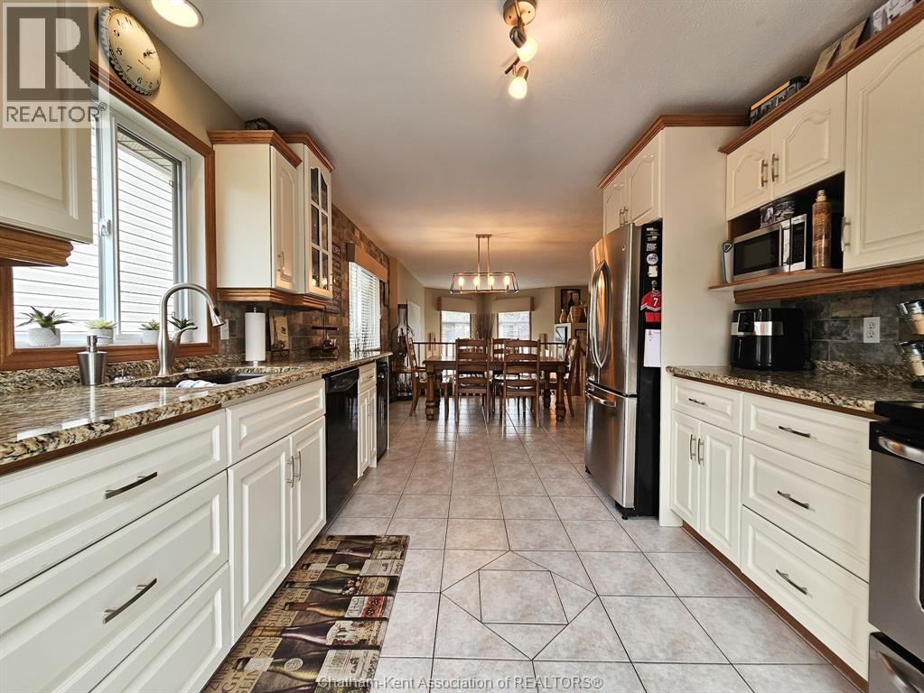 Photo 26 of 645 Mcnaughton Avenue West, Chatham ON