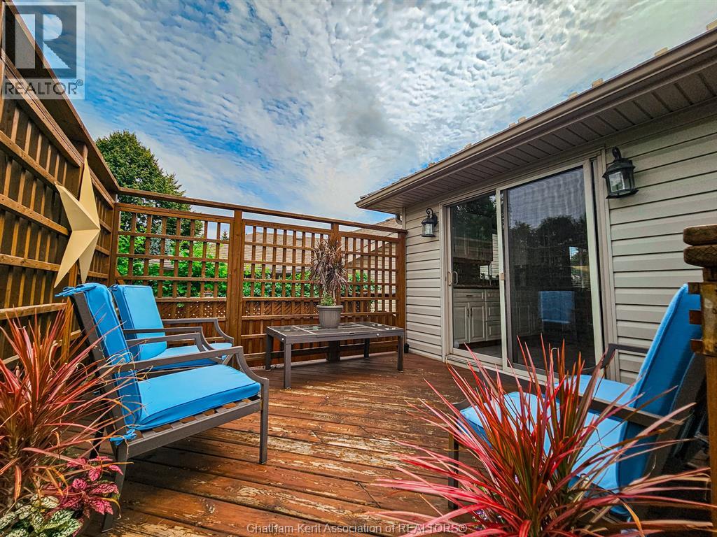 Photo 13 of 645 Mcnaughton Avenue West, Chatham ON