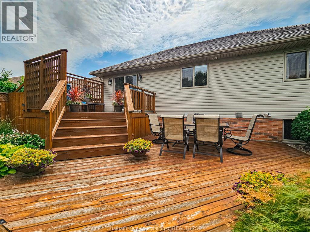 Photo 15 of 645 Mcnaughton Avenue West, Chatham ON