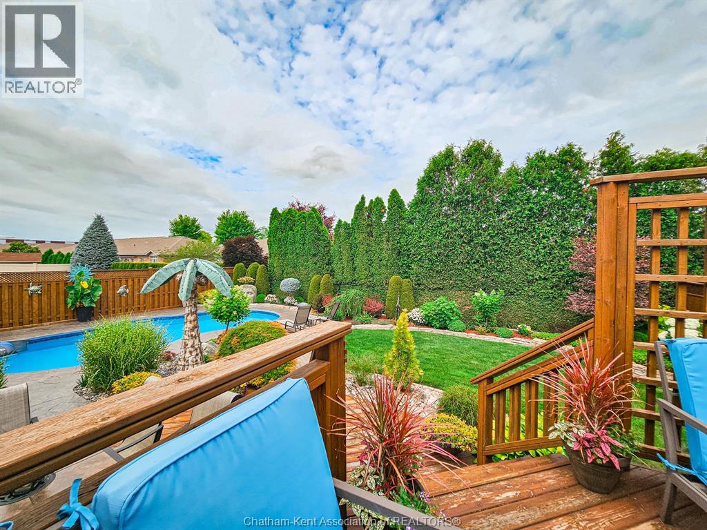 Photo 14 of 645 Mcnaughton Avenue West, Chatham ON