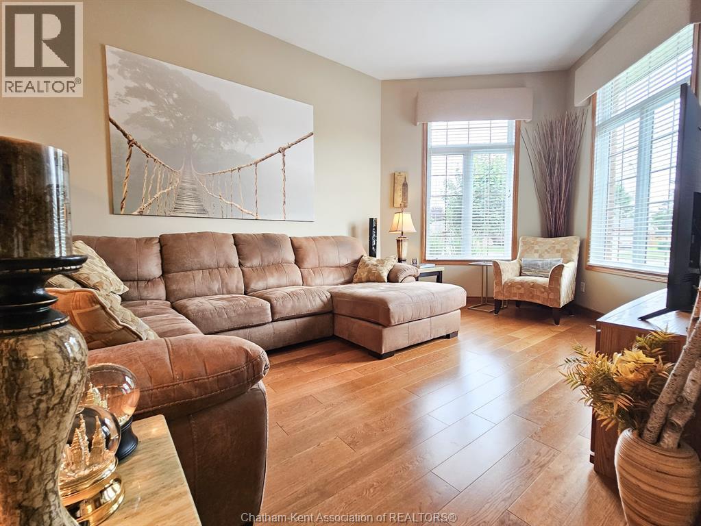 Photo 21 of 645 Mcnaughton Avenue West, Chatham ON