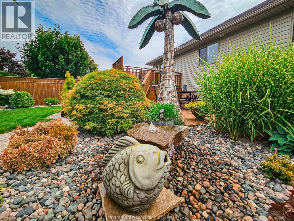 Photo 17 of 645 Mcnaughton Avenue West, Chatham ON