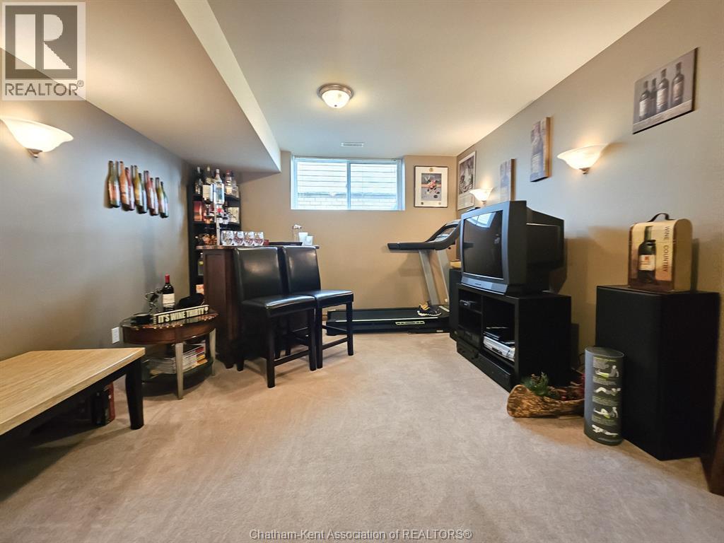 Photo 36 of 645 Mcnaughton Avenue West, Chatham ON