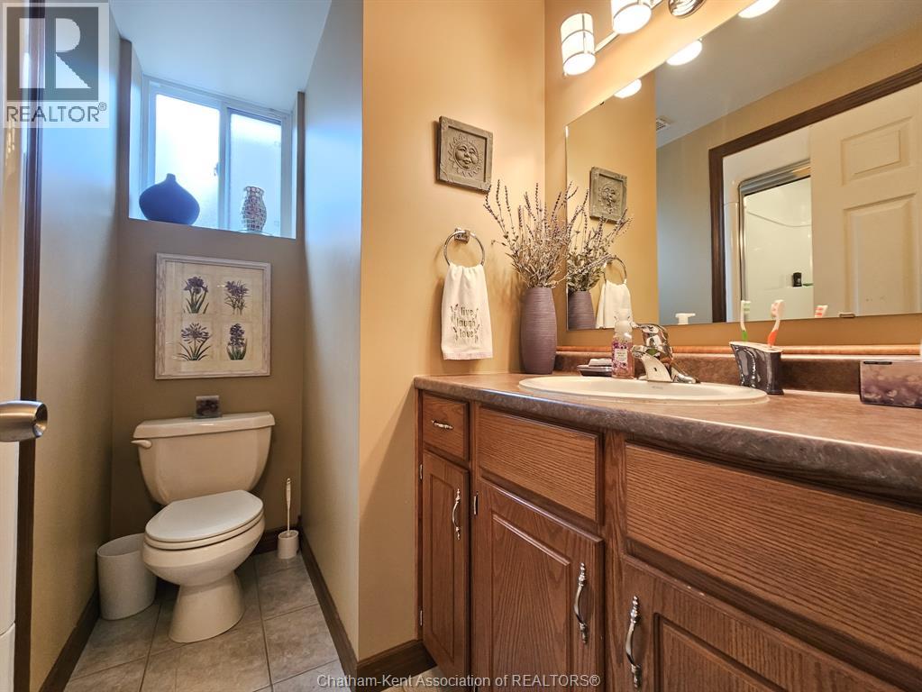 Photo 38 of 645 Mcnaughton Avenue West, Chatham ON