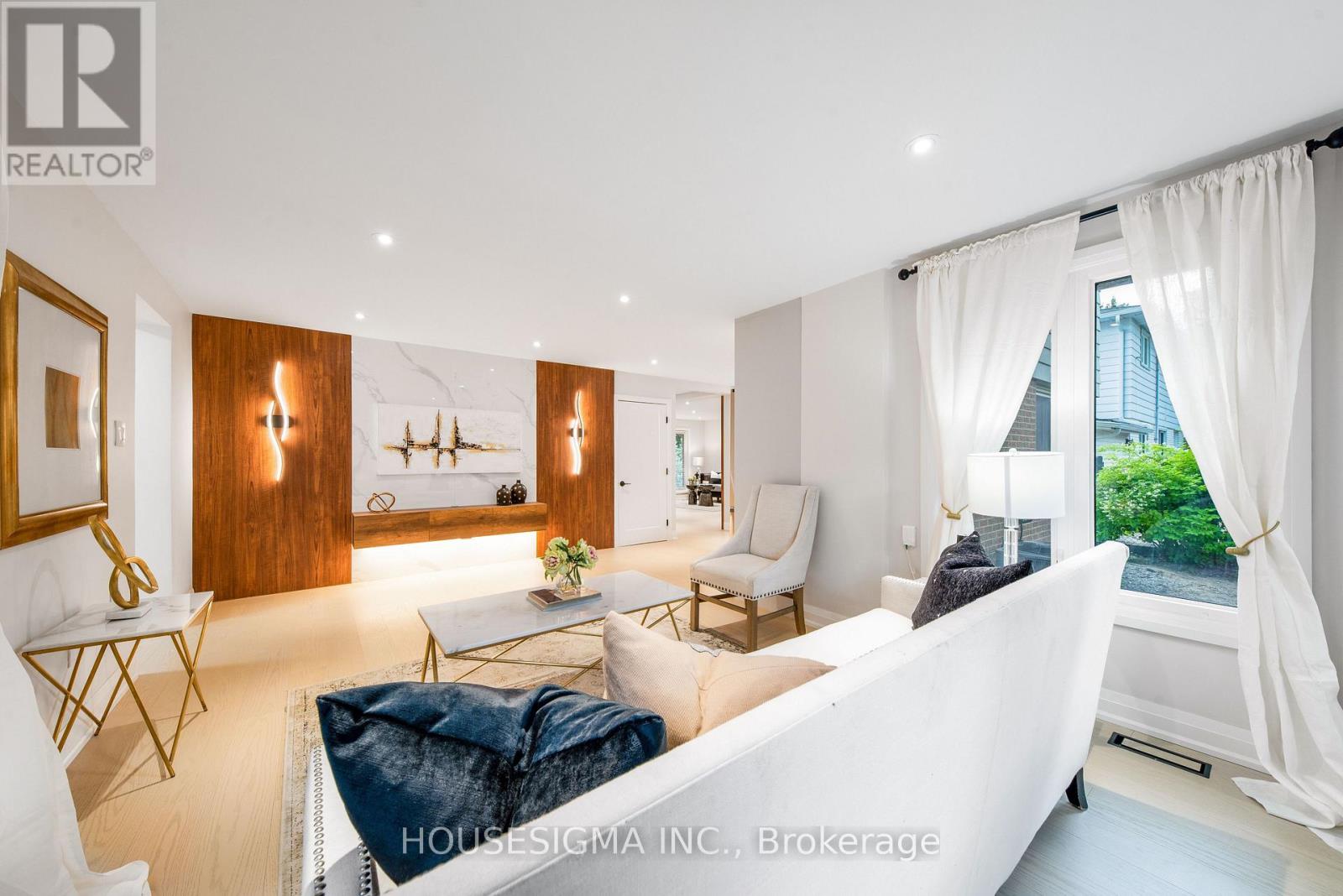 Photo 11 of 50 Royal Orchard Boulevard, Markham ON