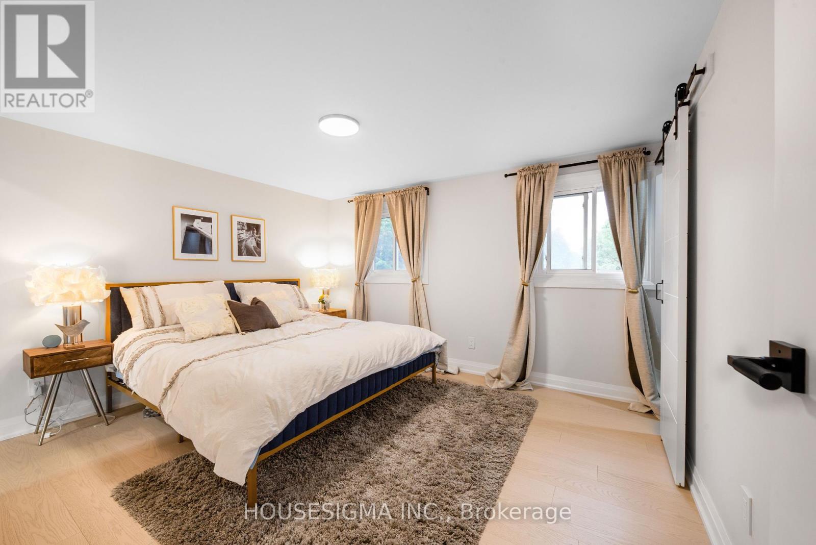 Photo 2 of 50 Royal Orchard Boulevard, Markham ON