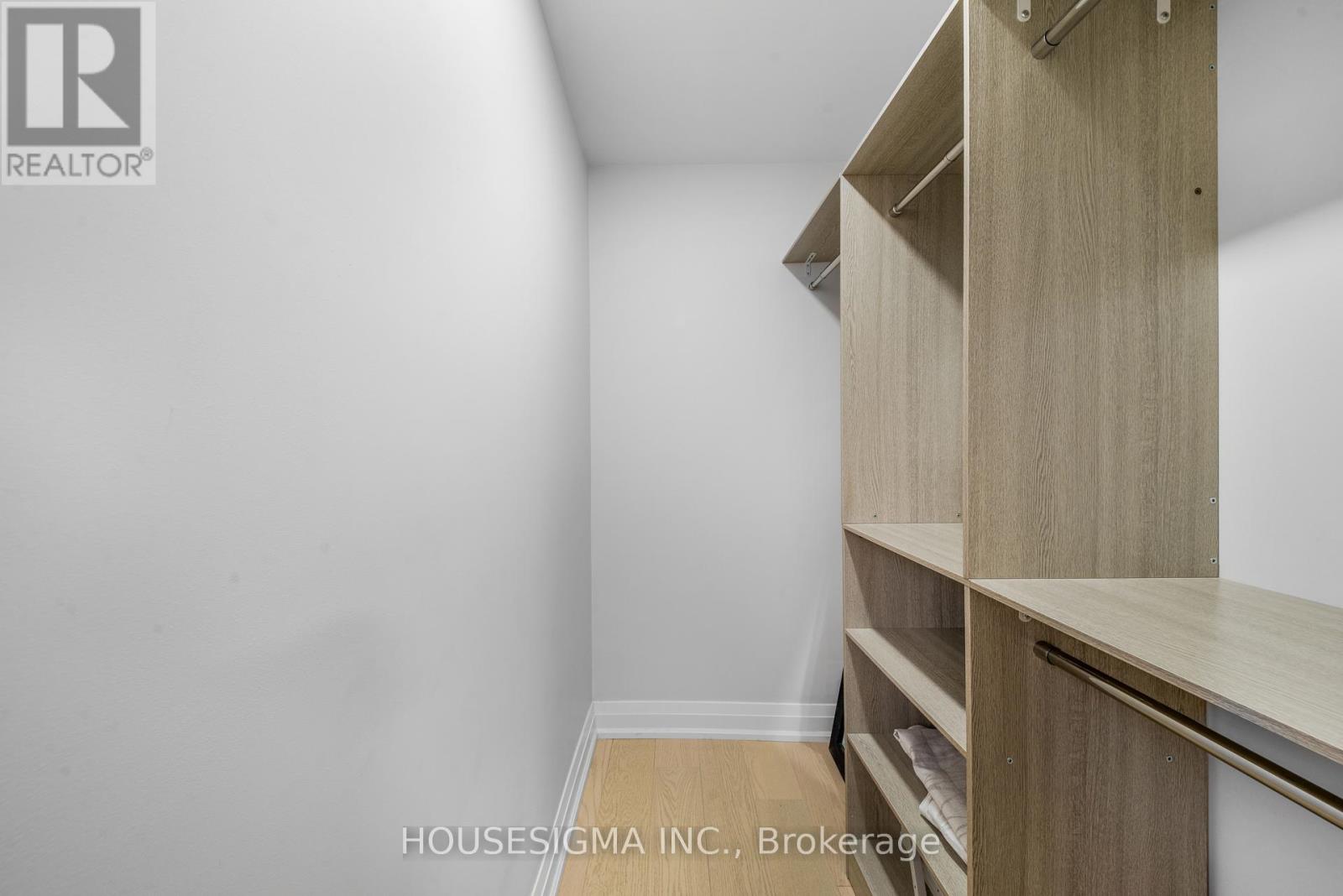 Photo 21 of 50 Royal Orchard Boulevard, Markham ON