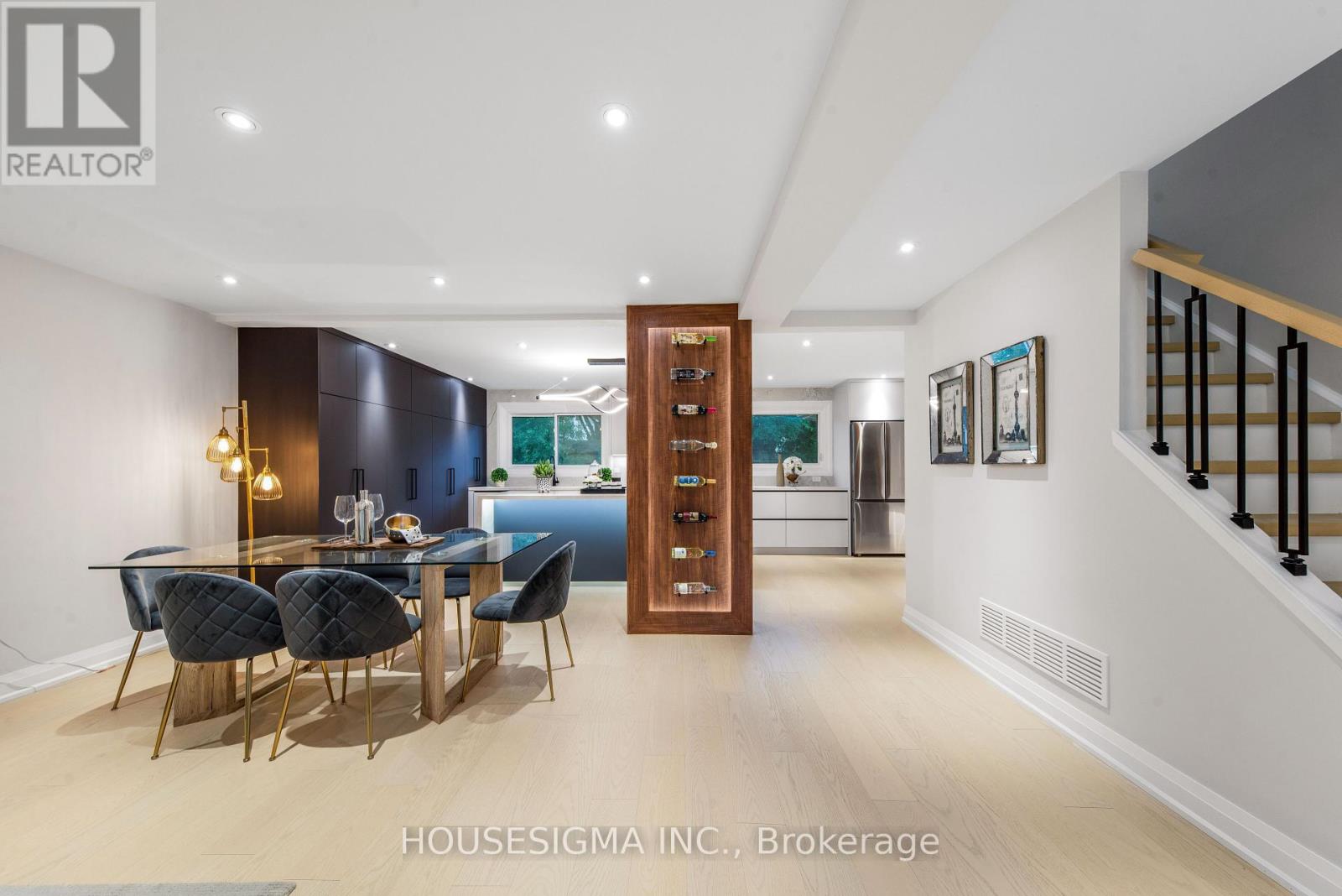 Photo 9 of 50 Royal Orchard Boulevard, Markham ON