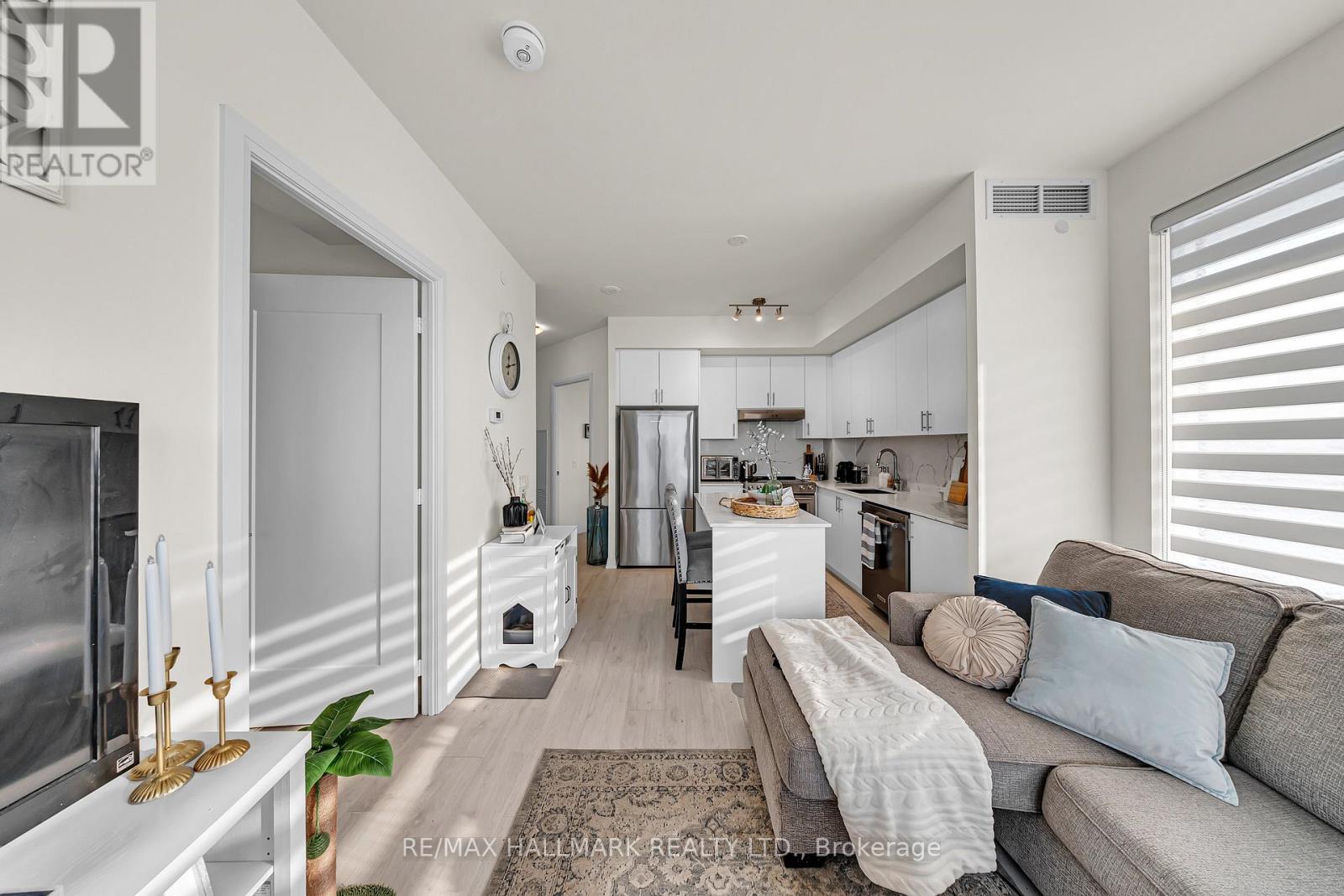 Photo 6 of 427 9000 Jane Street, Vaughan ON