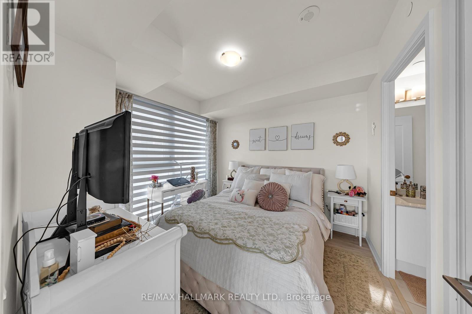 Photo 26 of 427 9000 Jane Street, Vaughan ON