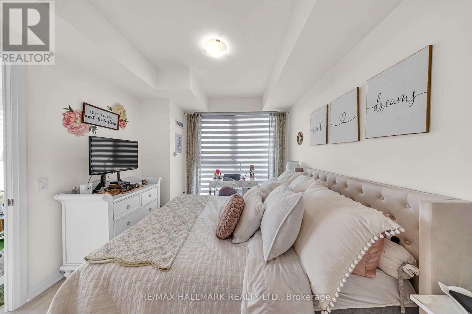 Photo 11 of 427 9000 Jane Street, Vaughan ON