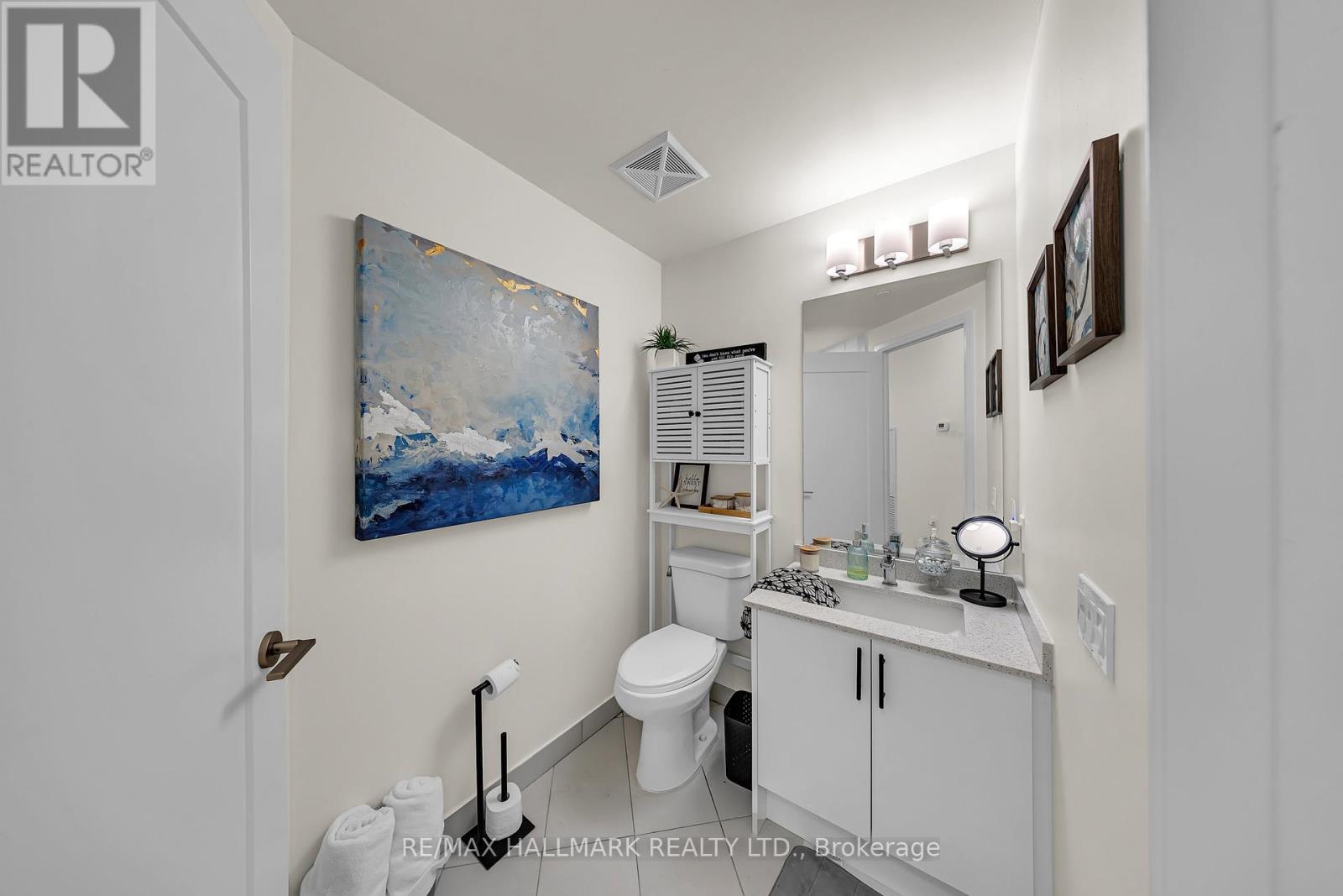 Photo 8 of 427 9000 Jane Street, Vaughan ON