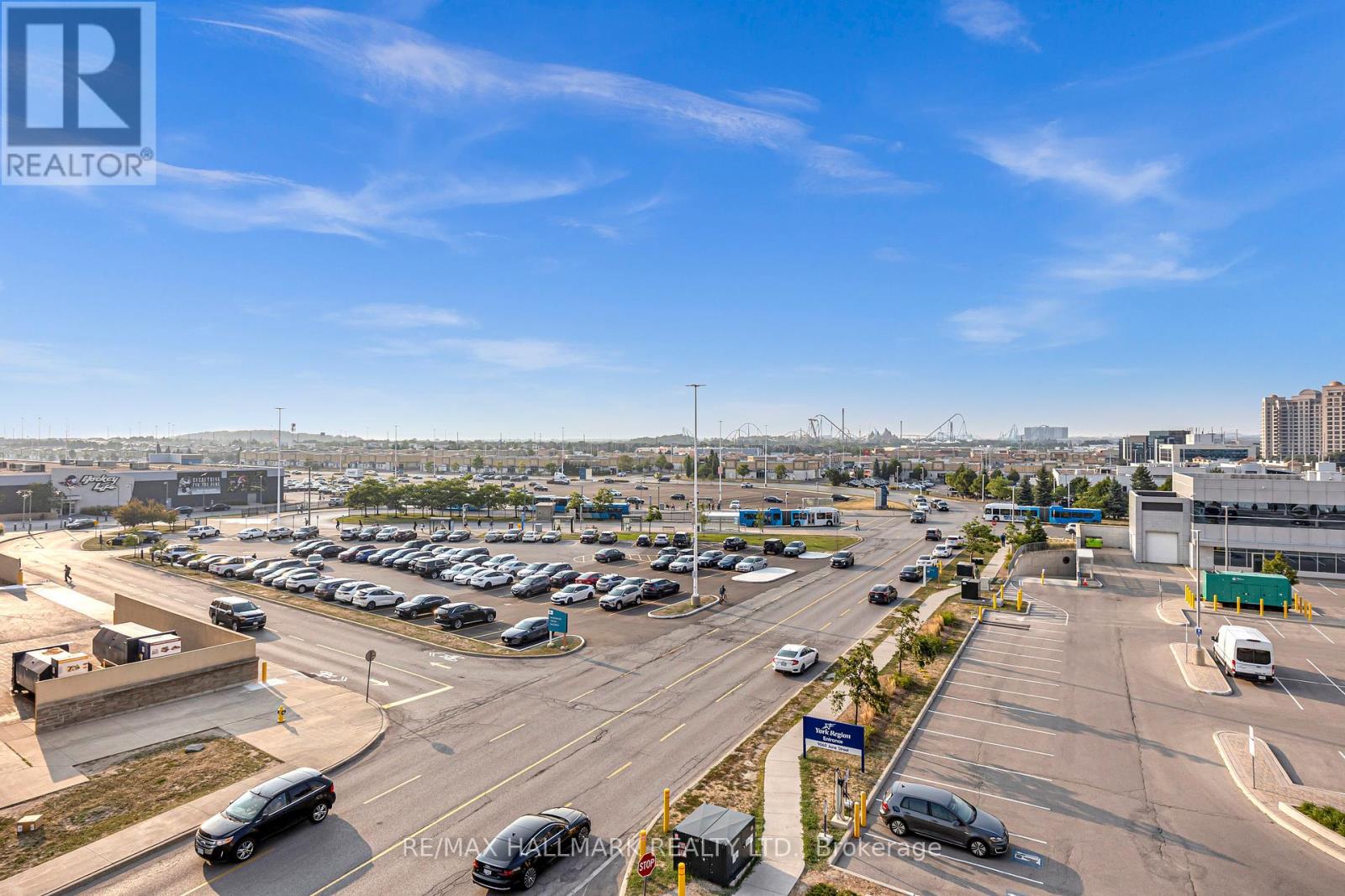 Photo 13 of 427 9000 Jane Street, Vaughan ON
