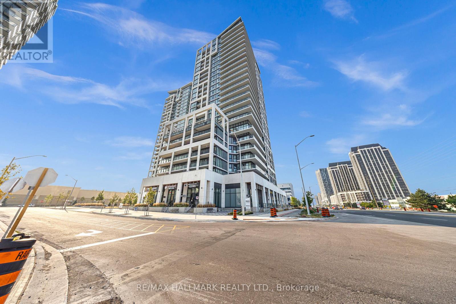 Photo 10 of 427 9000 Jane Street, Vaughan ON