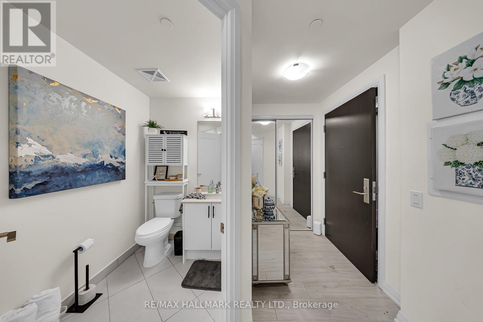 Photo 17 of 427 9000 Jane Street, Vaughan ON