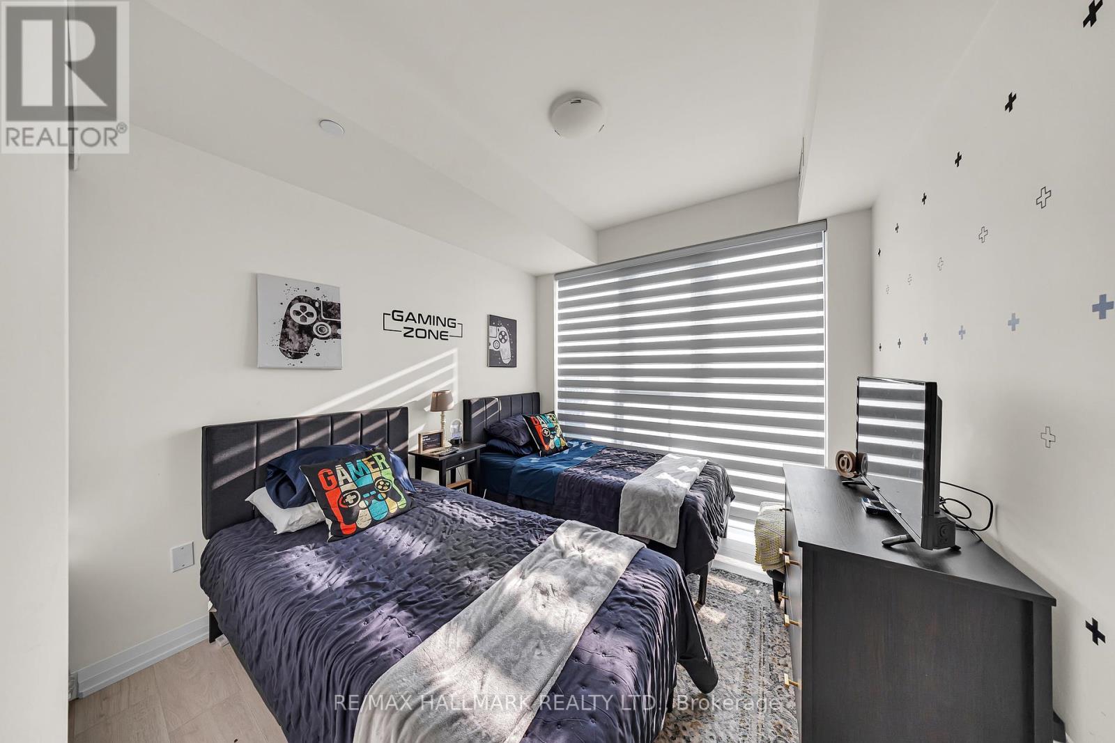 Photo 1 of 427 9000 Jane Street, Vaughan ON