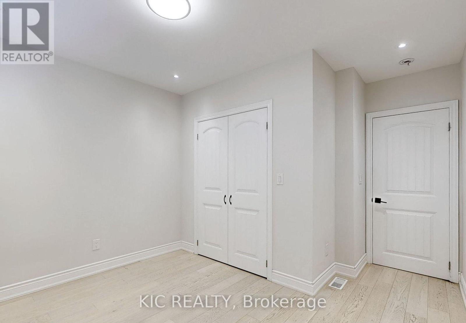 Photo 29 of Main Floor 226 Browndale Crescent, Richmond Hill ON