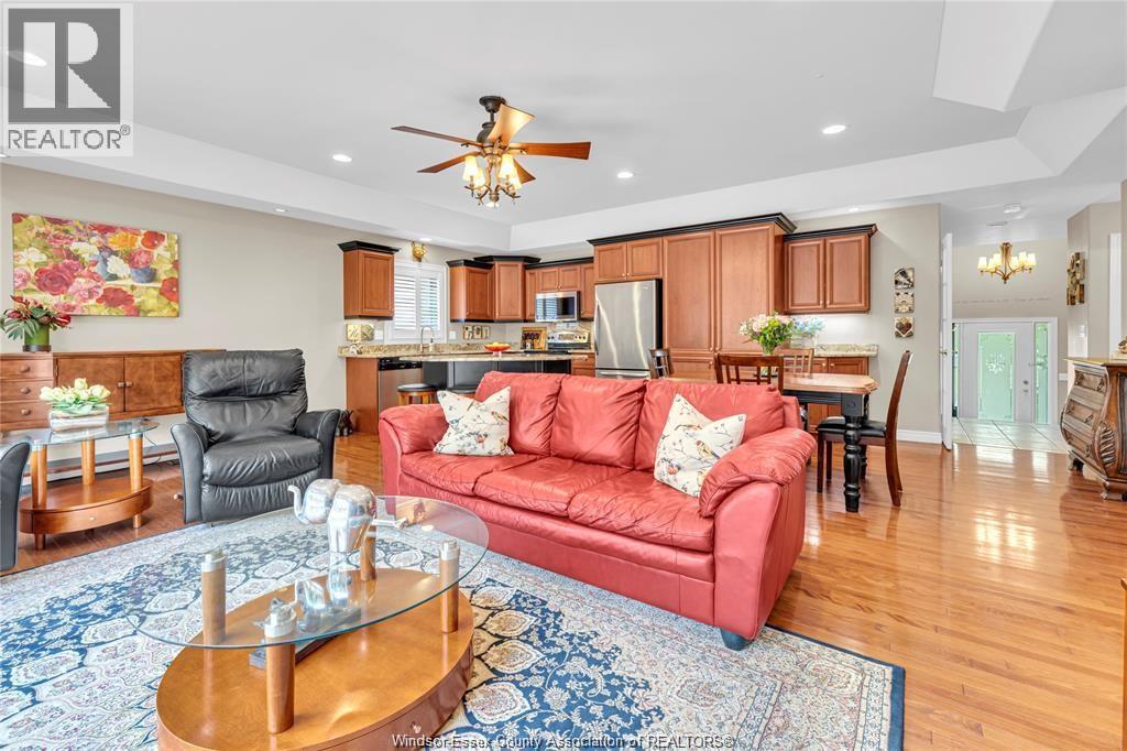 Photo 11 of 768 Newport, Windsor ON