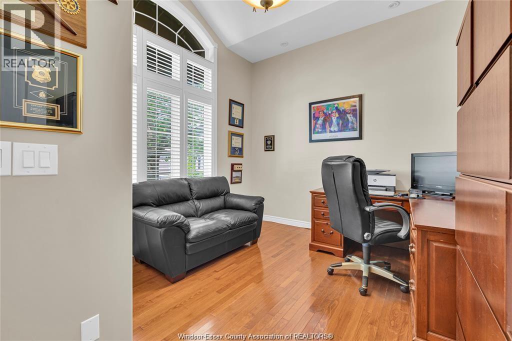 Photo 16 of 768 Newport, Windsor ON