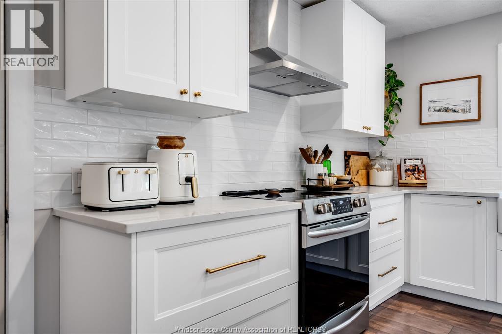 Photo 13 of 110 Mersea Road 3, Leamington ON