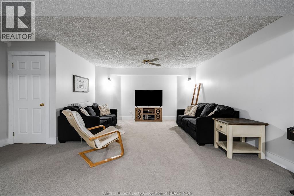 Photo 33 of 110 Mersea Road 3, Leamington ON