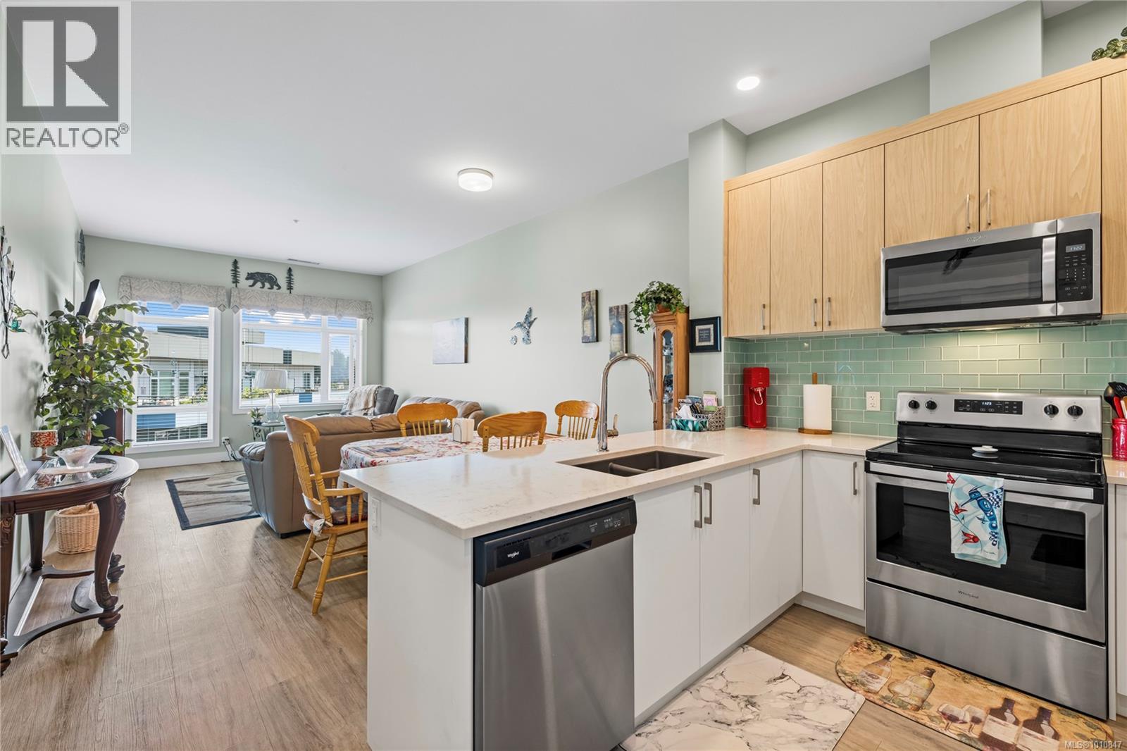 Photo 24 of 501 6540 Metral Dr, Nanaimo BC